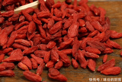 枸杞护肝功效显著，为肝脏健康撑起一把保护伞